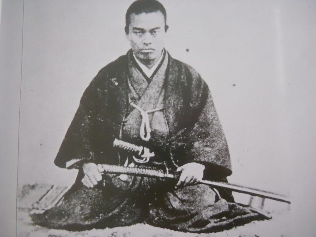 勇ましい表情の中岡慎太郎の画像